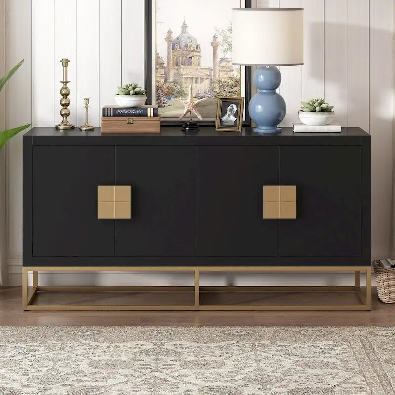 Modernes Sideboard mit einzigartigen Stützbeinen und verstellbaren Einlegeböden
